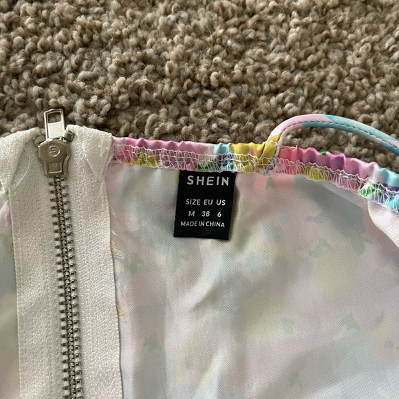 Corset - Picture 3 of 4